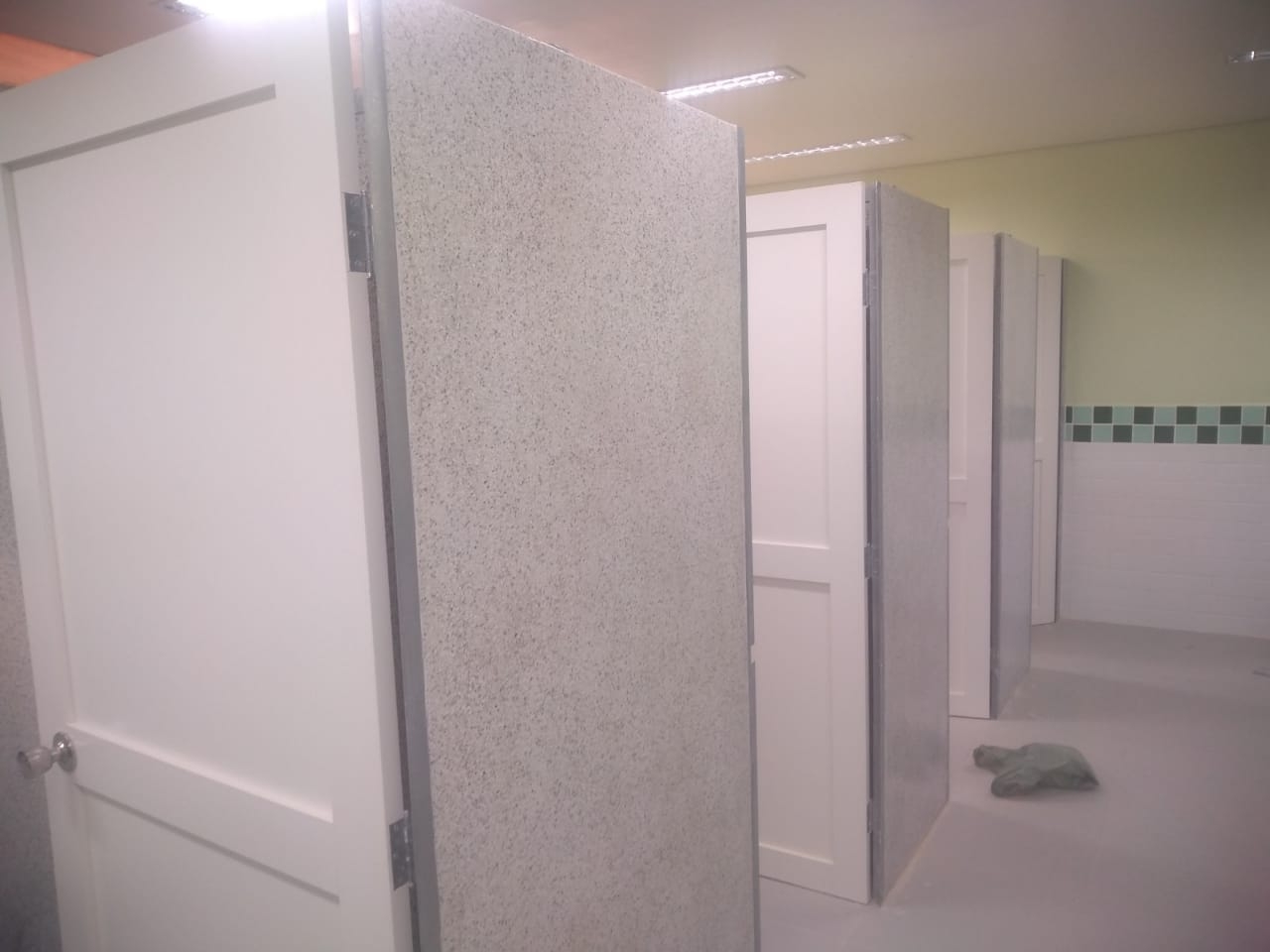 Divisórias e Prateleiras de Granilite