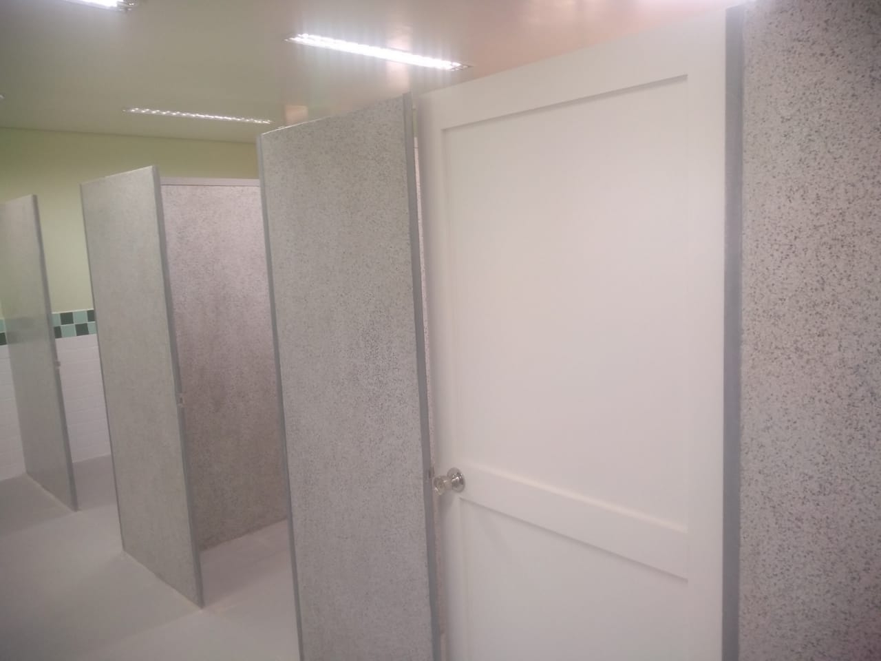 Divisórias e Prateleiras de Granilite