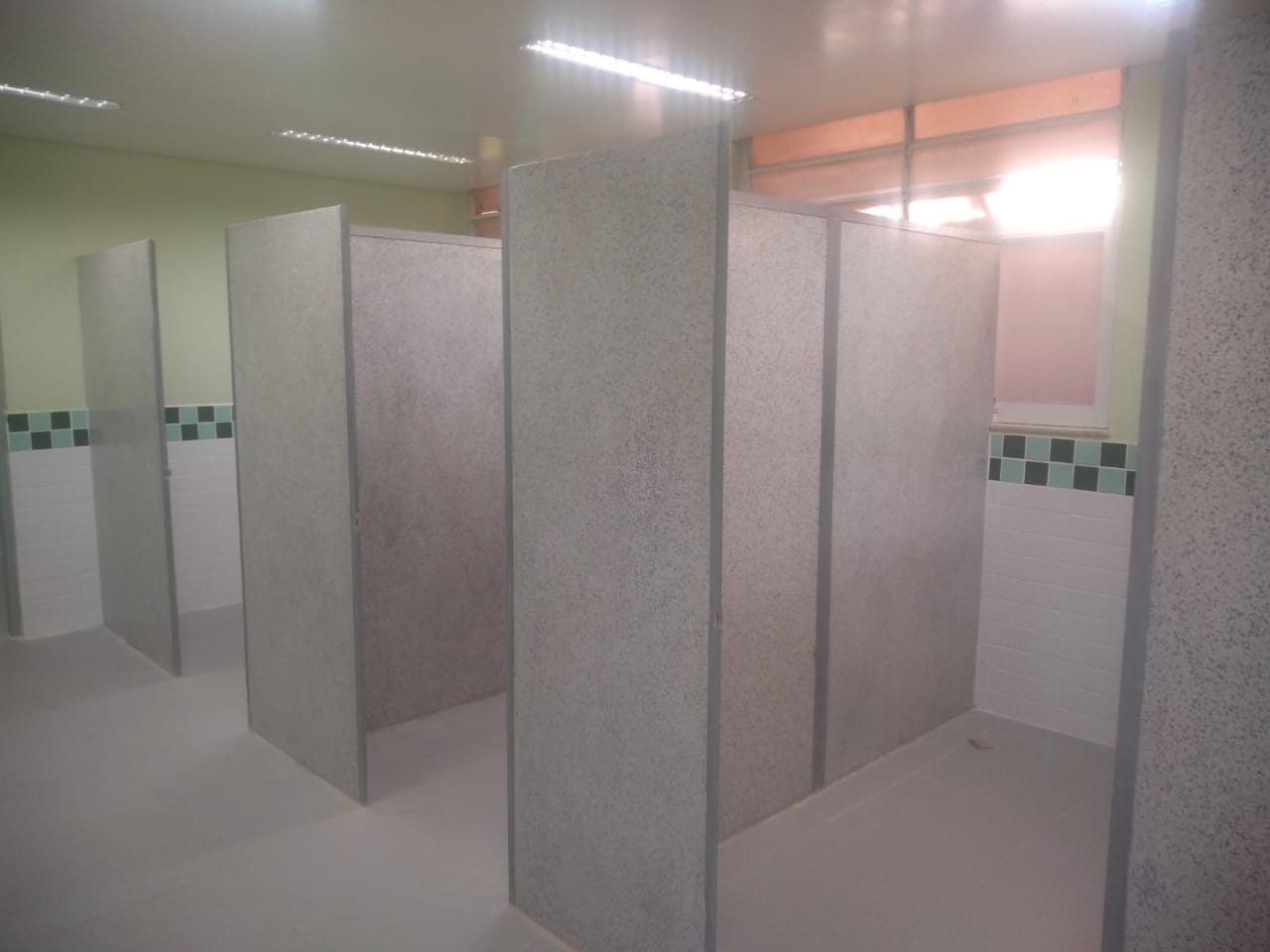 Divisórias e Prateleiras de Granilite